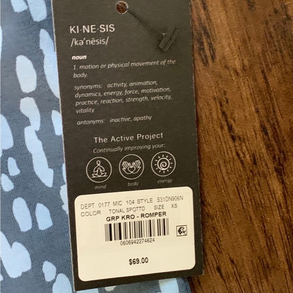 Kinesis tonal spotted boardwalk romper - Picture 13 of 13